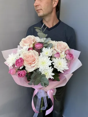 Букет из кустовых хризантем и роз, артикул F1226611 - 2150 рублей, доставка  по городу. Flawery - доставка цветов