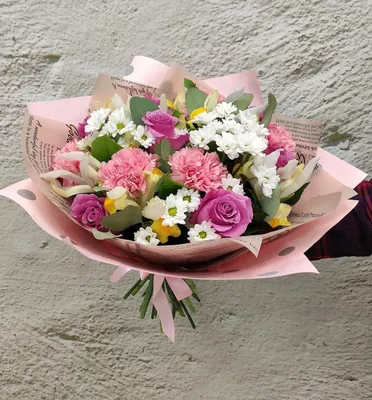 Купить букет из хризантем и роз в интернет-магазине TopFlo с доставкой по  Москве и МО.