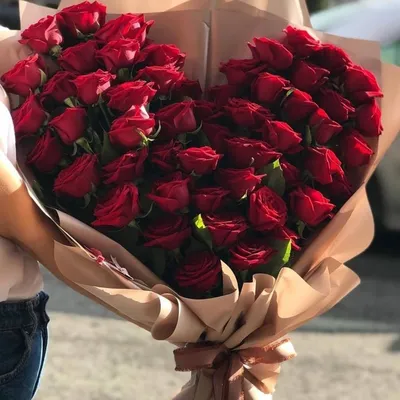 Букет 17 розовых роз в коробке в форме сердца - Luxury Roses Спб
