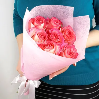 Букет из 7 роз: заказать и купить по цене 1 450 руб. с доставкой в Сургуте