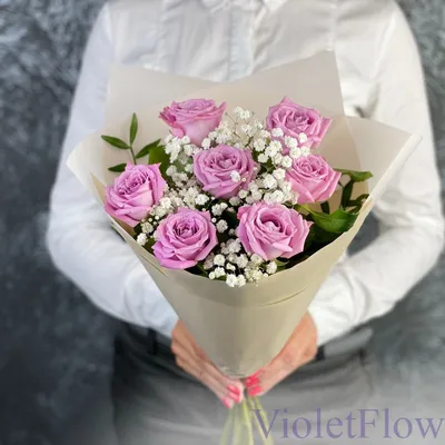 Купить Букет 7 роз в упаковке R70 в Москве, цена 3 350 руб.