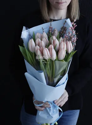 Букет тюльпанов и ирисов - Доставка свежих цветов в Шарыпово