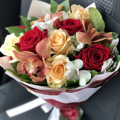 Мини букет на выпускной – розы с доставкой по Москве и Московской области