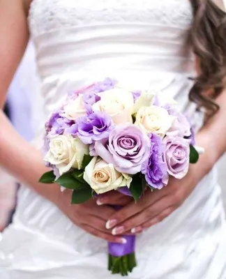 Купить «Букет невесты из сиреневых роз art.05-32» по доступной цене с  доставкой по Москве в салоне Fl-er