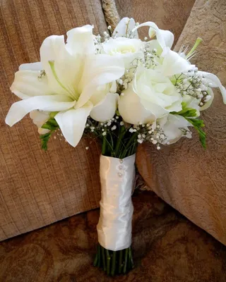 Букет невесты Счастливый день» с лилиями, розами и лизиантусами - купить в  Иваново за 4 110 руб