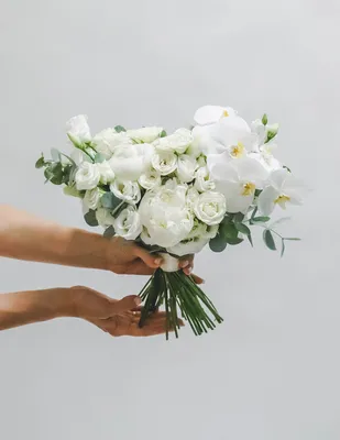 Букет невесты из белых пионов купить | Свадебный букет невесты купить |  Интернет магазин цветов dakotaflora.com