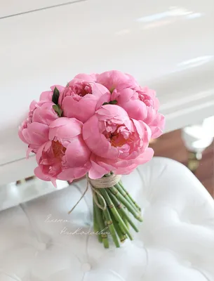 bridal bouquet with soft pink peonies Букет невесты с роскошных  нежно-розовых пионов http://lflo… | Vintage bouquet wedding, Bridal  bouquet, Flower bouquet wedding