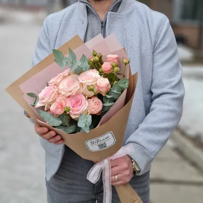 Цветы Нежный букет из роз и эустом доставка Владивосток Цветочный король  доставка