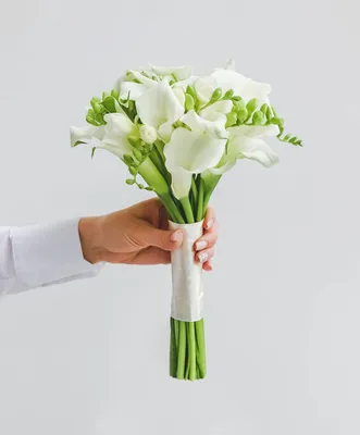 Букет из баклажановых калл - заказать доставку цветов в Москве от Leto  Flowers