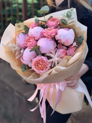 Artflower.kz | Букет из розовых пионов и белых роз - Купить с доставкой в  Алматы по лучшей цене