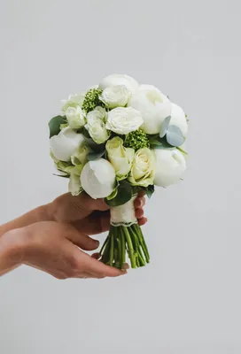 Купить букет цветов Весенняя роскошь (Пионы, Розы) с доставкой по Москве |  цены от СтудиоФлористик