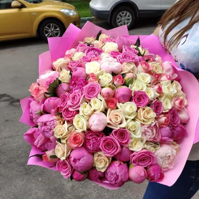 Купить Большой букет из пионов, гортензии, пионовидных роз R1519 в Москве,  цена 45 090 руб.