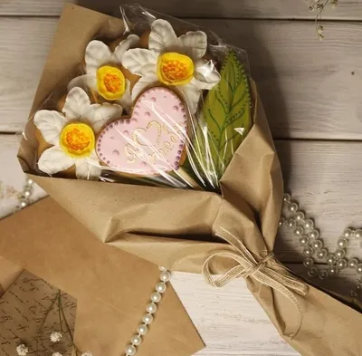 Букет из пряников - цветы, бабочки, сердечки - купить или заказать в  интернет-магазине на Ярмарке Ма… | Печенье с цветами, Печенье ко дню  рождения, Букет из печенья