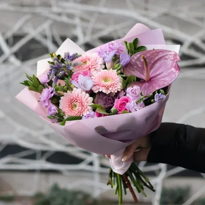 Букет из антуриумов разных цветов - заказать доставку цветов в Москве от  Leto Flowers