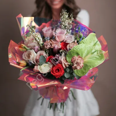 Купить Сборный букет с антуриумом и розами \"Идеальное свидание\" в Томске -  доставка цветов МАКИ