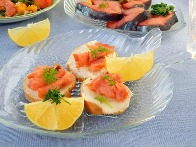 Бутерброды с красной рыбой и творожным сыром | Вкусномир - домашние  рецепты. | Дзен