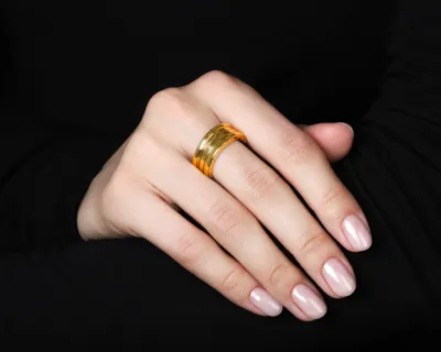 Оригинальное золотое кольцо Bvlgari B.Zero1 – купить по цене 199 500 ₽ с  доставкой в интернет-магазине Mister Diamond