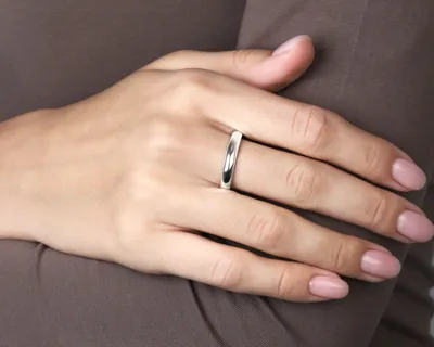 ОБРУЧАЛЬНЫЕ КОЛЬЦА ПОД CARTIER 💓 Обручальное кольцо на пальце женщины -  доказательство того, что она находится … | Instagram