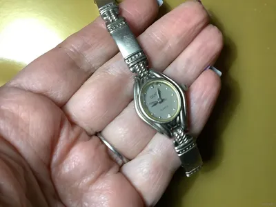 Gucci G Timeless Автоматические женские часы с черным циферблатом
