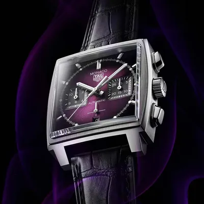 Швейцарская часовая компания TAG Heuer представила ограниченную серию  Monaco Purple Dial - часы с потрясающим градиентным циферблатом фиолетового  цвета