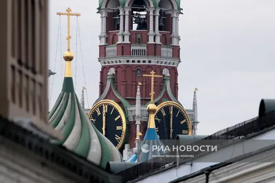 В Москве куранты на Спасской башне Московского Кремля временно остановят в  связи с плановой заменой колоколов | РИА Новости Медиабанк