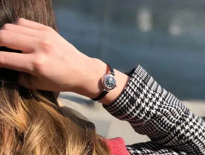 Стильные женские часы на руку с позолотой: 250 грн. - Наручные часы Днепр  на BON.ua 84499220