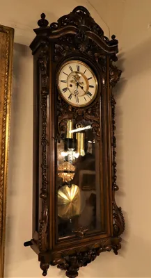 старинные настенные часы Настенные антикварные необычные часы Кинцле  #yandeximages | Chiming wall clocks, Wall clock oak, Howard miller wall  clock