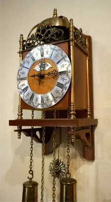 часы старые стоковое изображение. изображение насчитывающей рука - 7184701