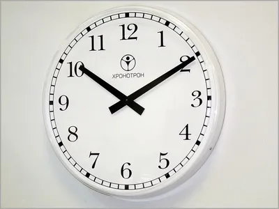 Гигантские стрелочные часы, филигранные…» — создано в Шедевруме