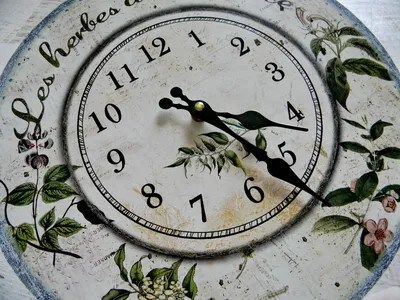 Настенные часы в стиле прованс - 57 фото