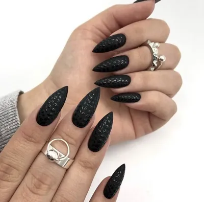 Черные матовые ногти с дизайном (79 фото)