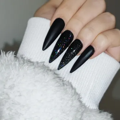 Чёрные длинные острые матовые ногти | Ногти, Дизайнерские ногти, Шикарные  ногти