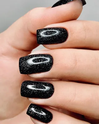 Блестящий черный маникюр - 20Nails