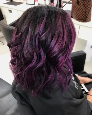 Темно фиолетовые пряди на темных волосах (59 лучших фото)