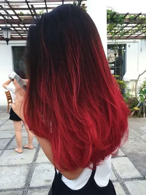 Красные пряди на темных волосах - 49 фото