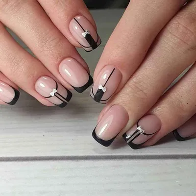 маникюр ногти квадрат короткие френч черный френч | Classy acrylic nails,  Acrylic nails, Nails