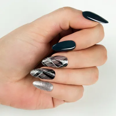 N-Studio • Dushanbe - 🖤 Black Moon Nail Art для @dr.aleksa_ogneva 🖤 ⠀ 🌚 Лунный  маникюр принадлежит к тем техникам нейл-дизайна, что не устаревают со  временем и считаются классикой. ⠀ 🌚