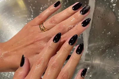 29 Zero-Shine, Matte Black Nail Looks