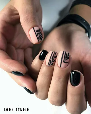 Идеи маникюра. Черный маникюр. Матовый. Классика. Дизайн ногтей. Инстаграм. Короткие  ногти. Мани… | Matte nails design, Black and white nail art, Black nail  designs