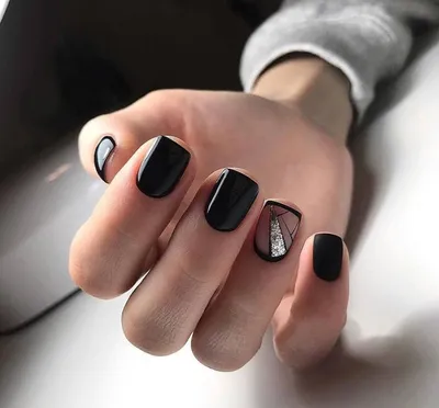 Маникюр на короткие ногти в студии маникюра Tiffany Nails