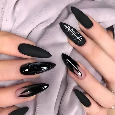 Блестящий черный маникюр - 20Nails