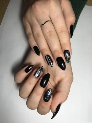 Маникюр чёрный со стразами | Nails, Beauty