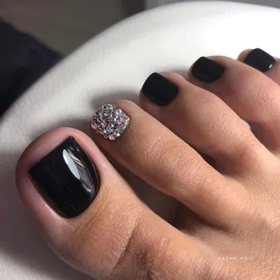 2019 Актуальный педикюр в черном цвете 57 фото | Gel toe nails, Toe nail  color, Toe nails