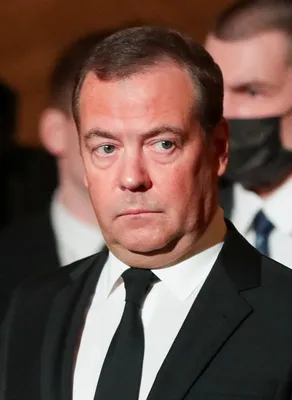 Медведев предложил провести эксперимент с четырехдневкой в регионах — РБК