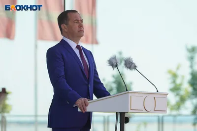 Медведев предложил вариант своей идеи о 4-дневной рабочей неделе — РБК