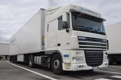 DAF XF 105 460 6 X 2 Super Space Tractor Unit