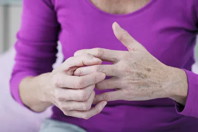 Тендовагинит пальцев: причины, симптомы и лечение