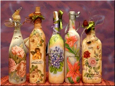 Декупаж бутылок | Bottle art, Plastic bottle art, Glass bottles art