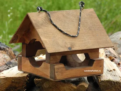 Кормушка деревянная подвесная для птиц и белок/ Кормушка-конструктор -  купить с доставкой по выгодным ценам в интернет-магазине OZON (727642596)