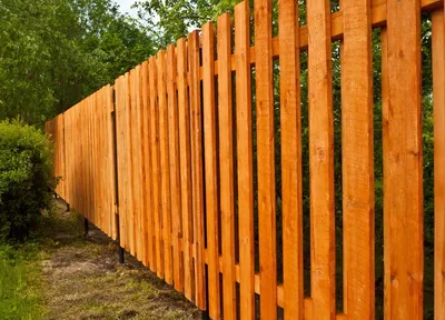 Как сделать деревянный забор своими руками: забор из дерева на даче |  Dnipro-M
